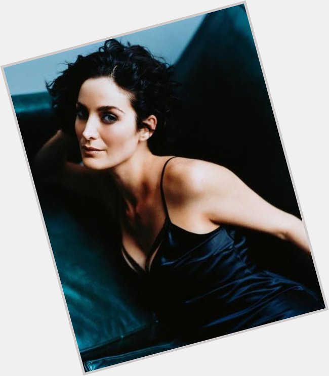 Happy Birthday to Carrie-Anne Moss  