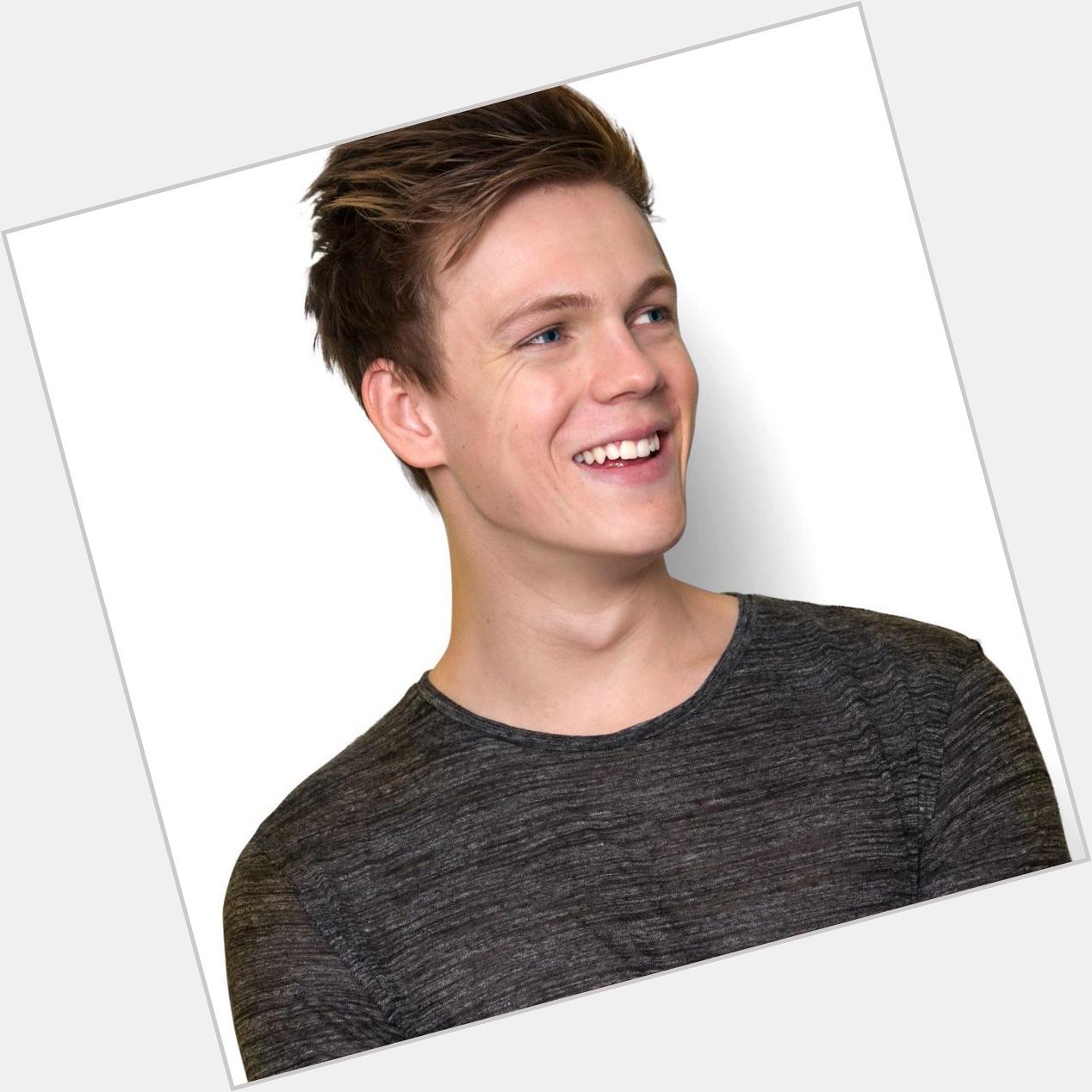 HAPPY BIRTHDAY CASPAR! Drown yourself with pizzas today babe.         
