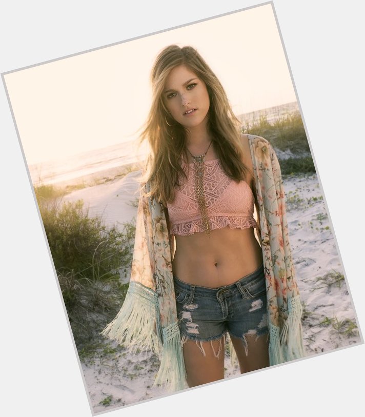 Happy Birthday to one of my favorite county singers -Cassadee Pope she turns 28 today    