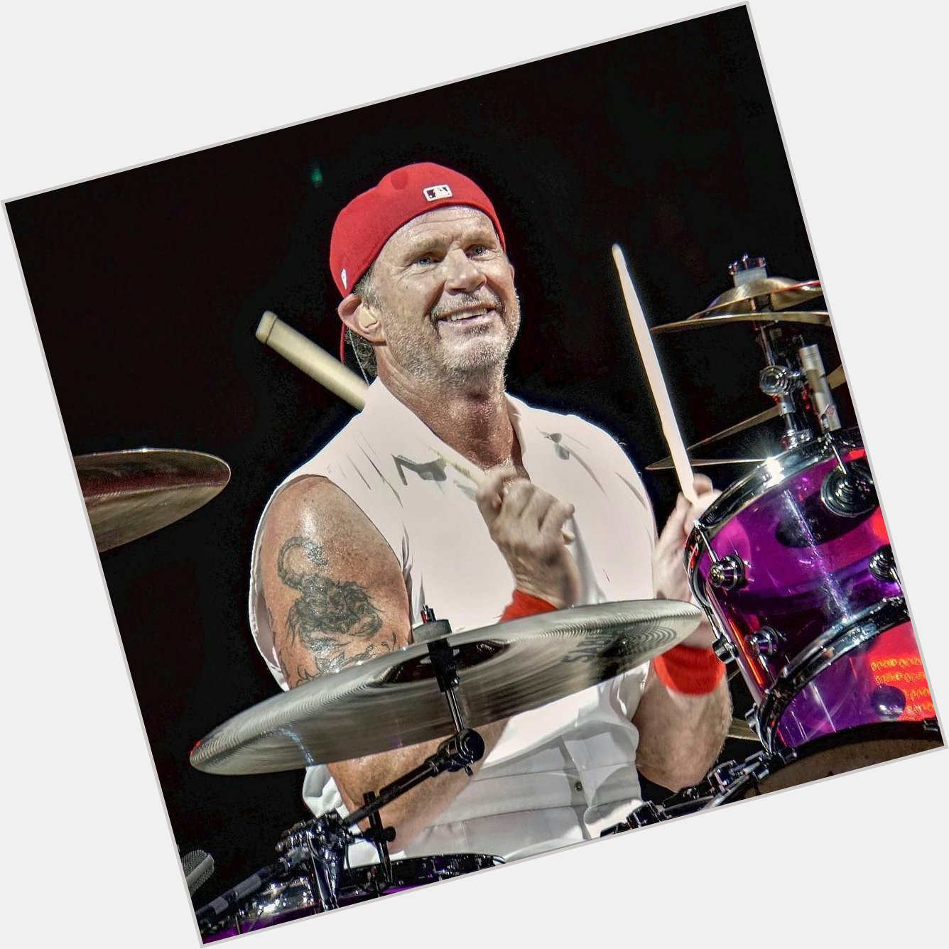 Happy Birthday Chad Smith

Red Hot Chilli Peppers - Aeroplane 

 