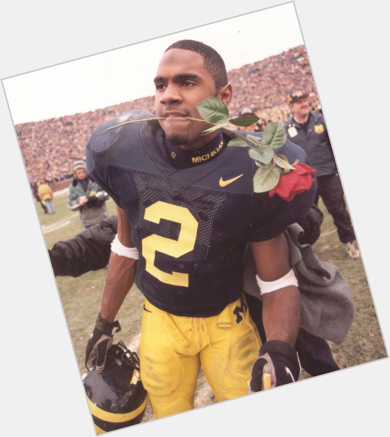 Happy birthday to former player Charles Woodson (  