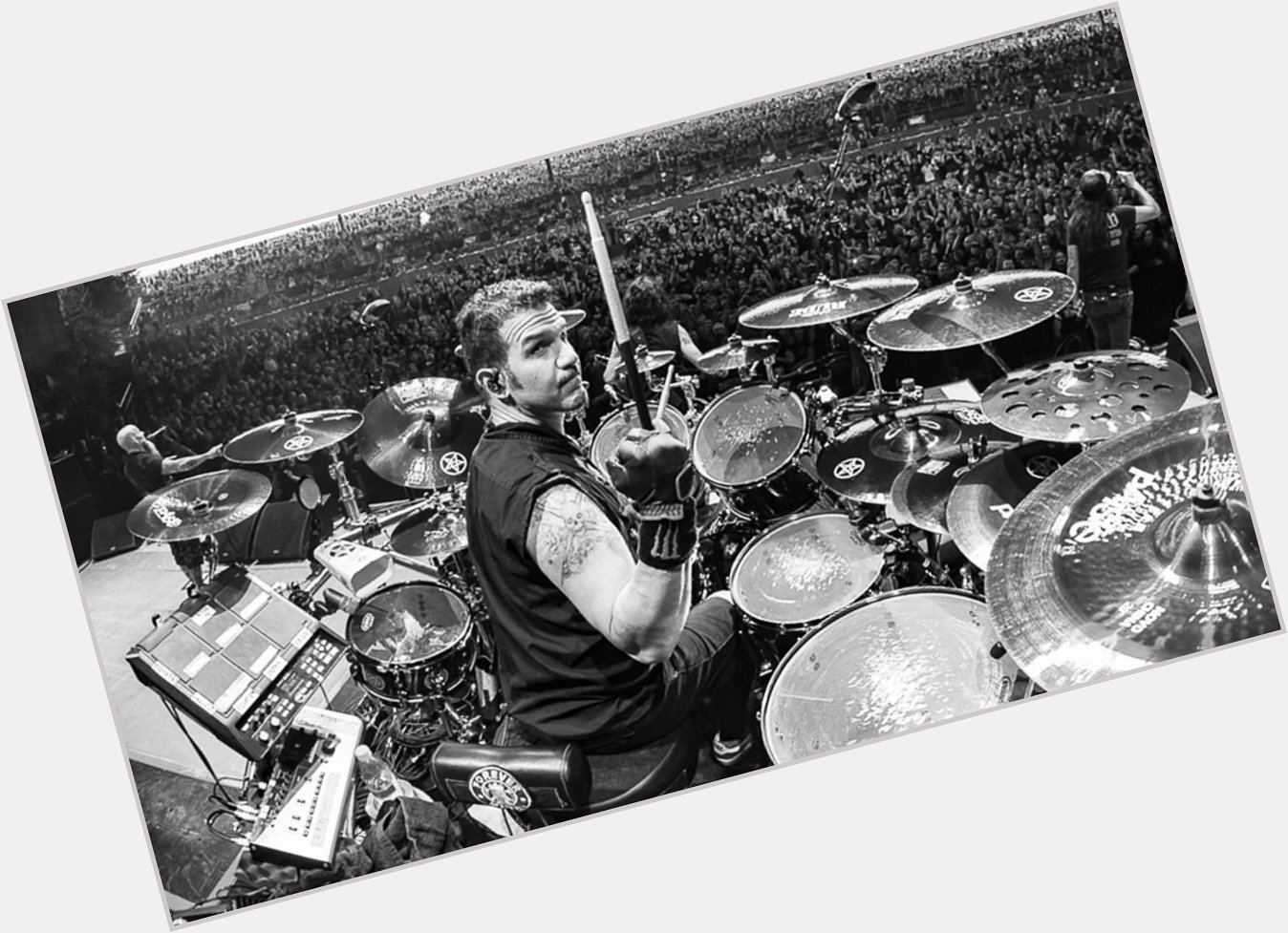 Let\s wish a massive Happy Birthday to Charlie Benante!!!    