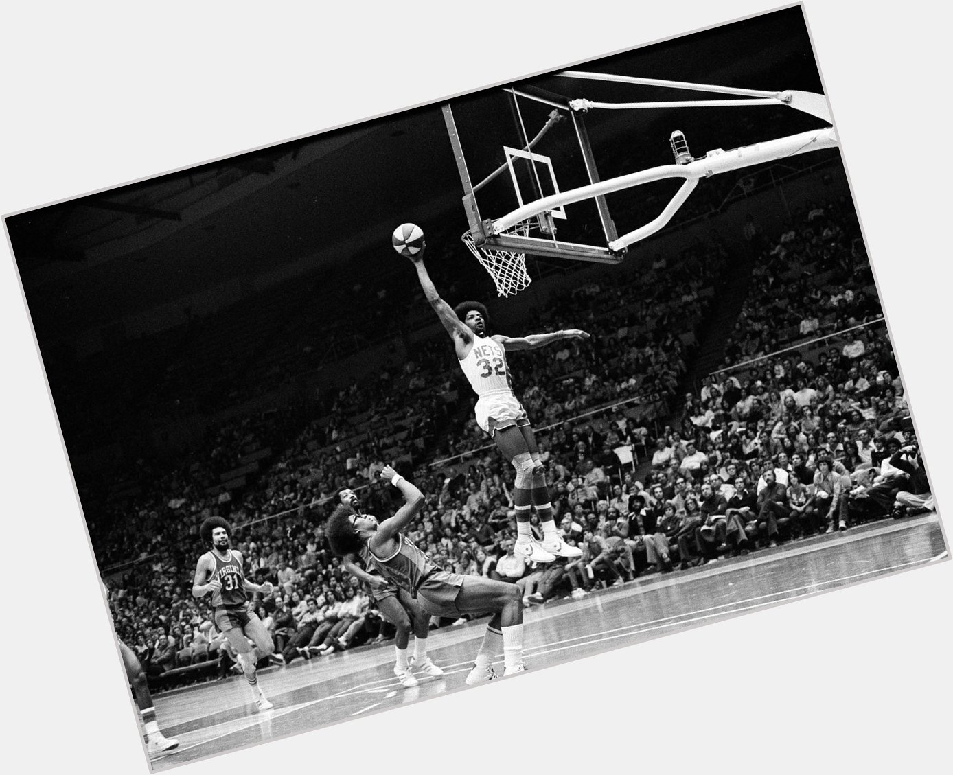 Wishing TWO hall of famers a happy birthday today!

chet walker (78) & julius erving (68) 