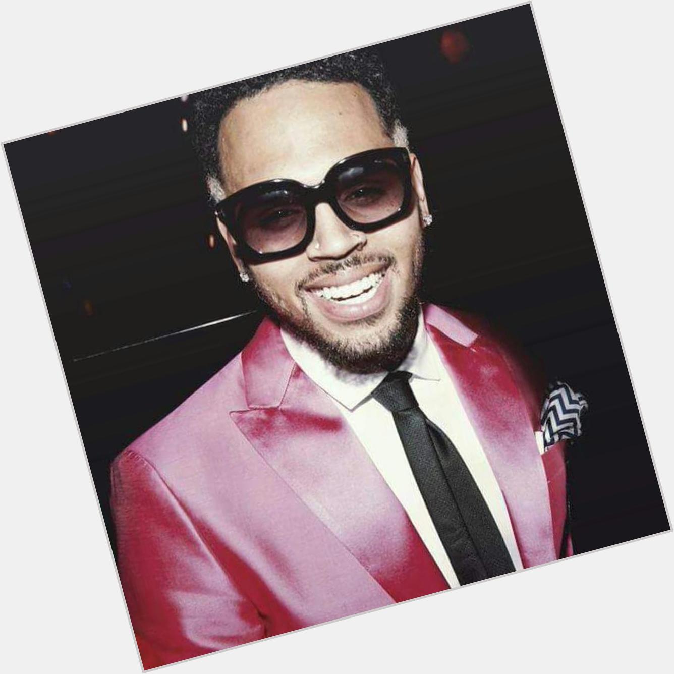 HAPPY BIRTHDAY to my IDOL/INSPIRATION CHRIS BROWN I love this guy so much lol 