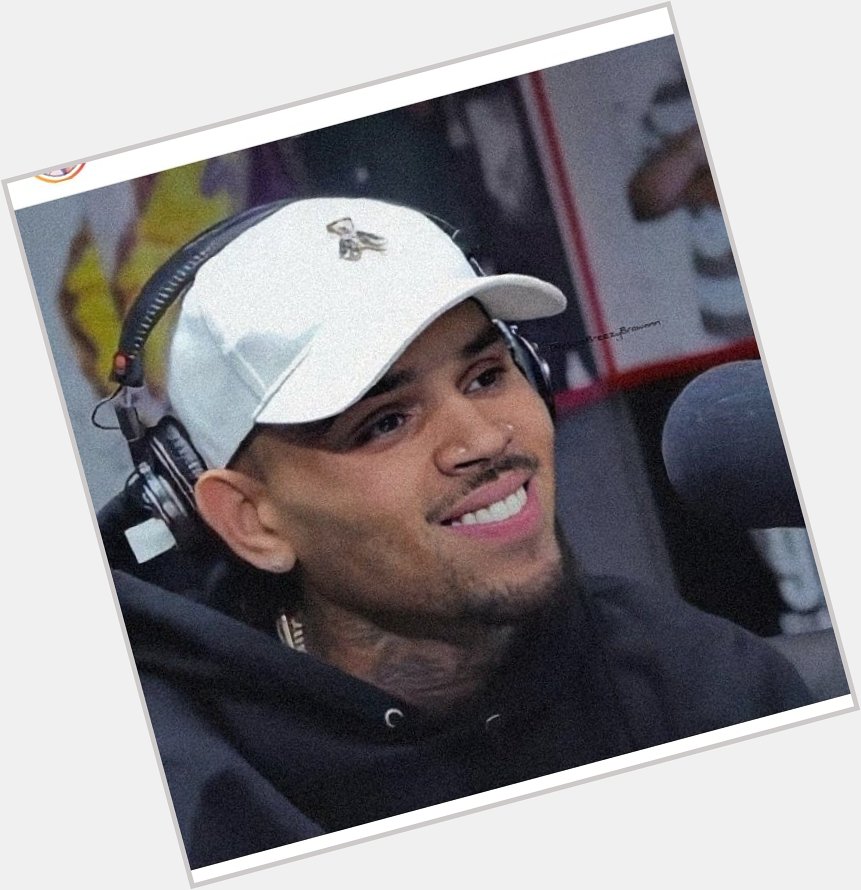 Help me to wish this best singer, dancer a great happy birthday Chris brown more life, more money l u 