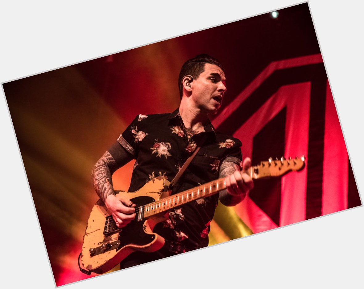 Happy Chris Carrabba s birthday to those who celebrate. (@ House of Blues Boston, 2018) 