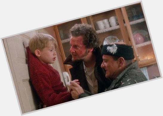 Happy birthday Chris Columbus. Home alone is the kind of family film I truly miss. 