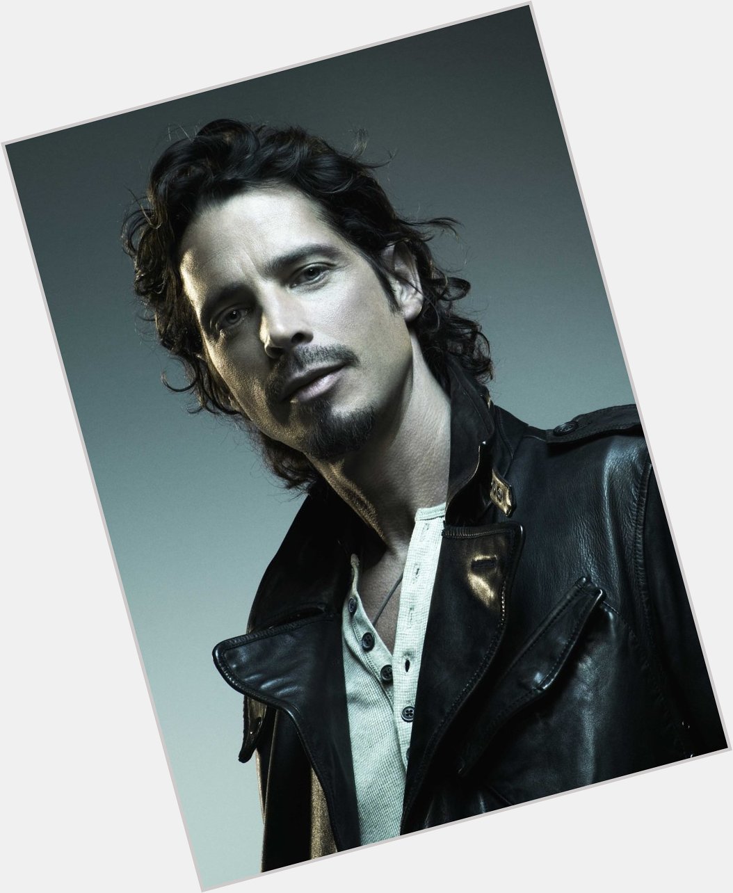 HAPPY BIRTHDAY TO THE LATE CHRIS CORNELL WHO WOULD\VE TURNED 58 TODAY. 