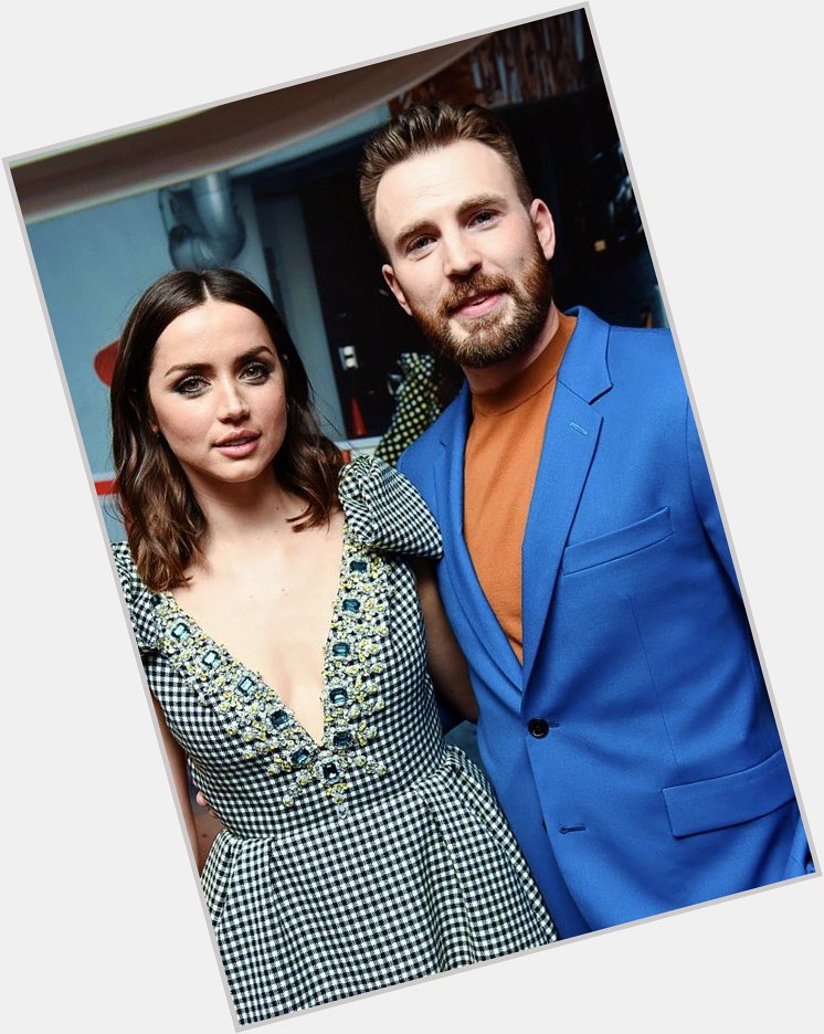 Happy birthday to Ana de Armas KNIVES OUT co-star, Chris Evans. 