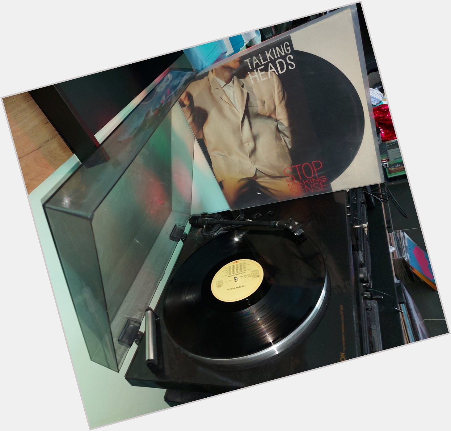 Happy Birthday Chris Frantz *72*!
Talking Heads - Stop making sense
(EMI/1984)  