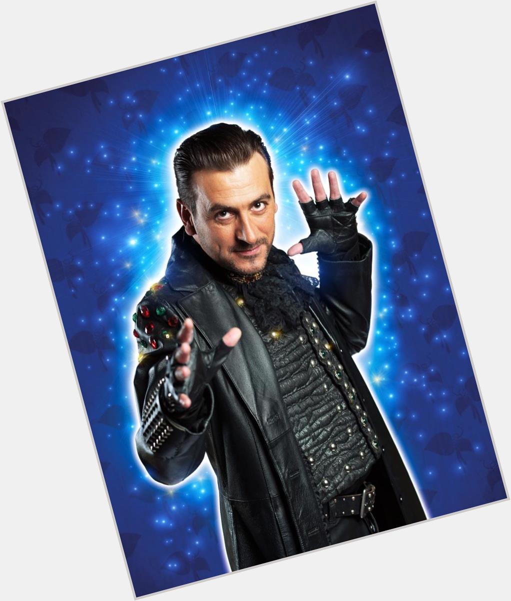 Happy Birthday to the absolutely gorgeous Chris Gascoyne!  Go and watch him at 