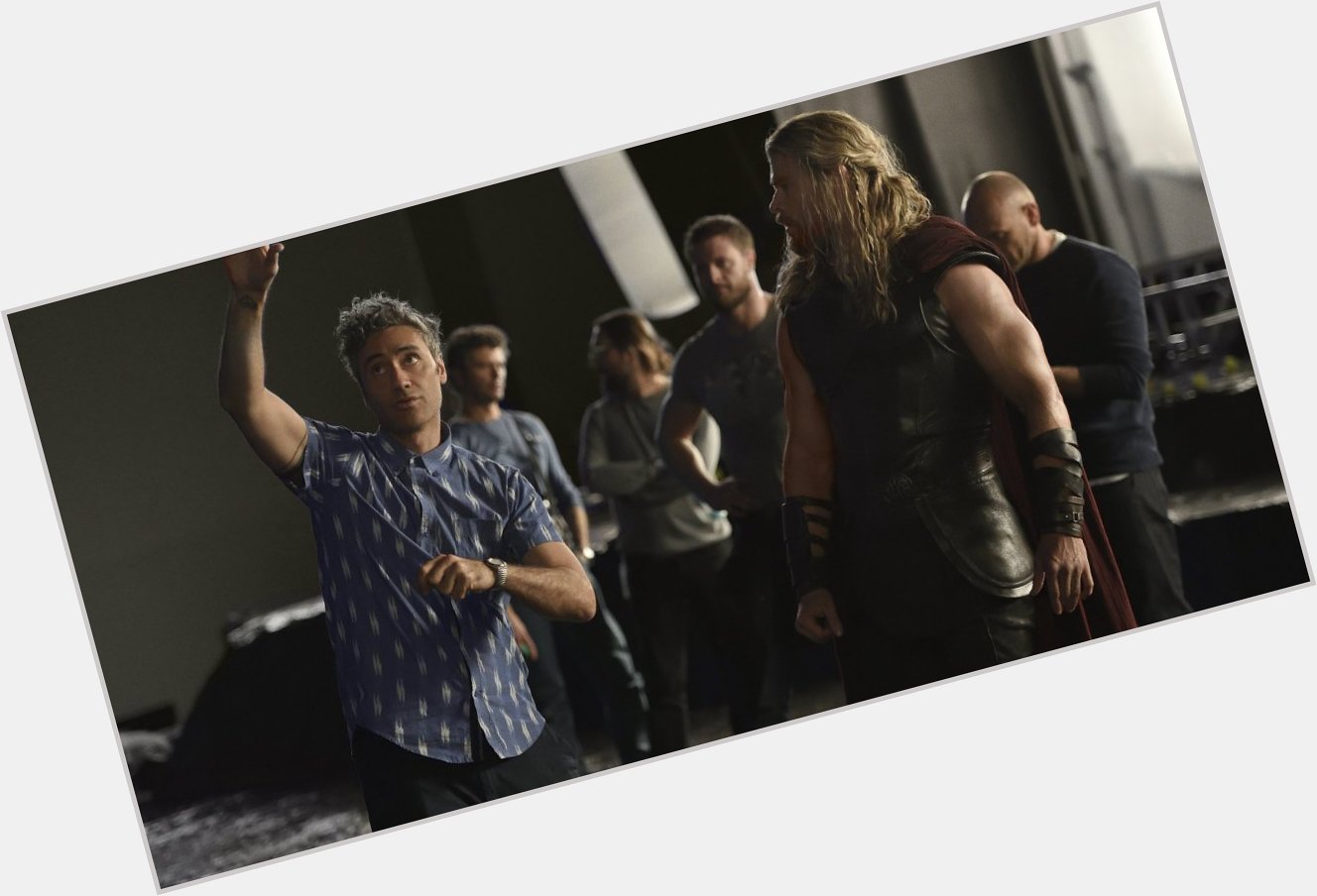 Thor: Ragnarok Director Wishes Chris Hemsworth a Happy Birthday -  