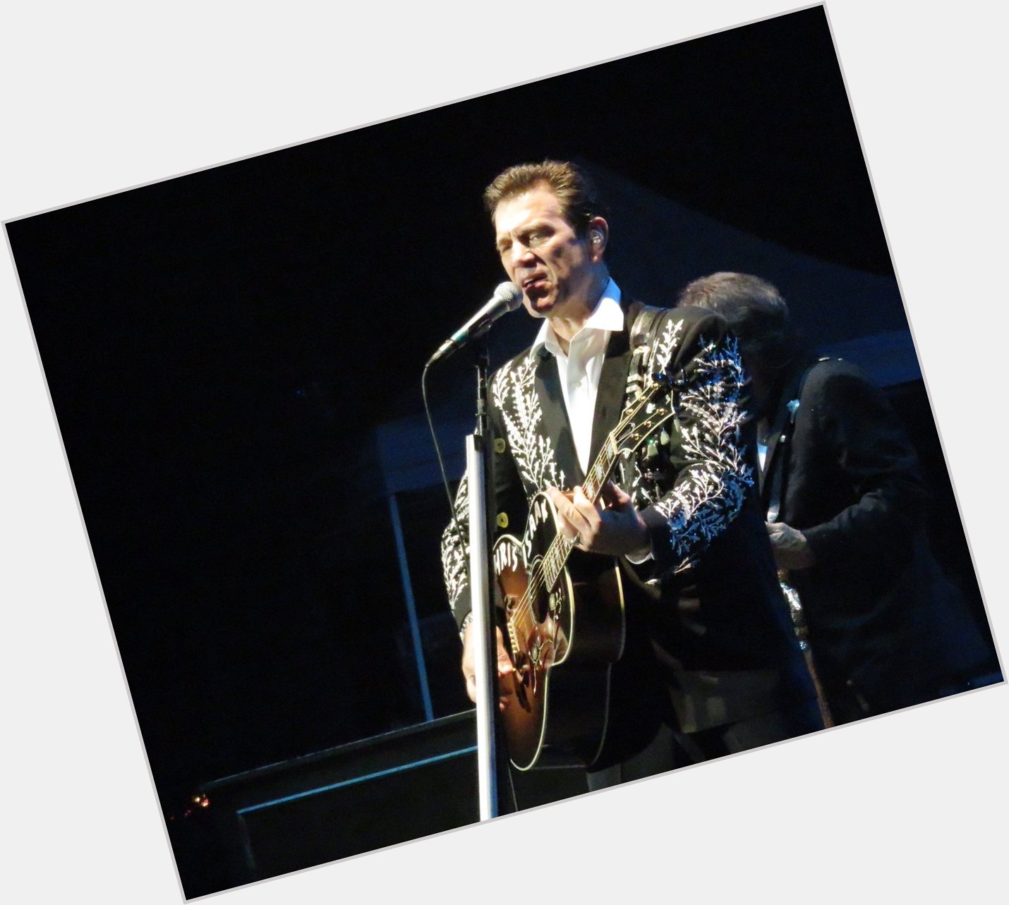 Happy Birthday to Chris Isaak   Pics taken at in 2016.  
