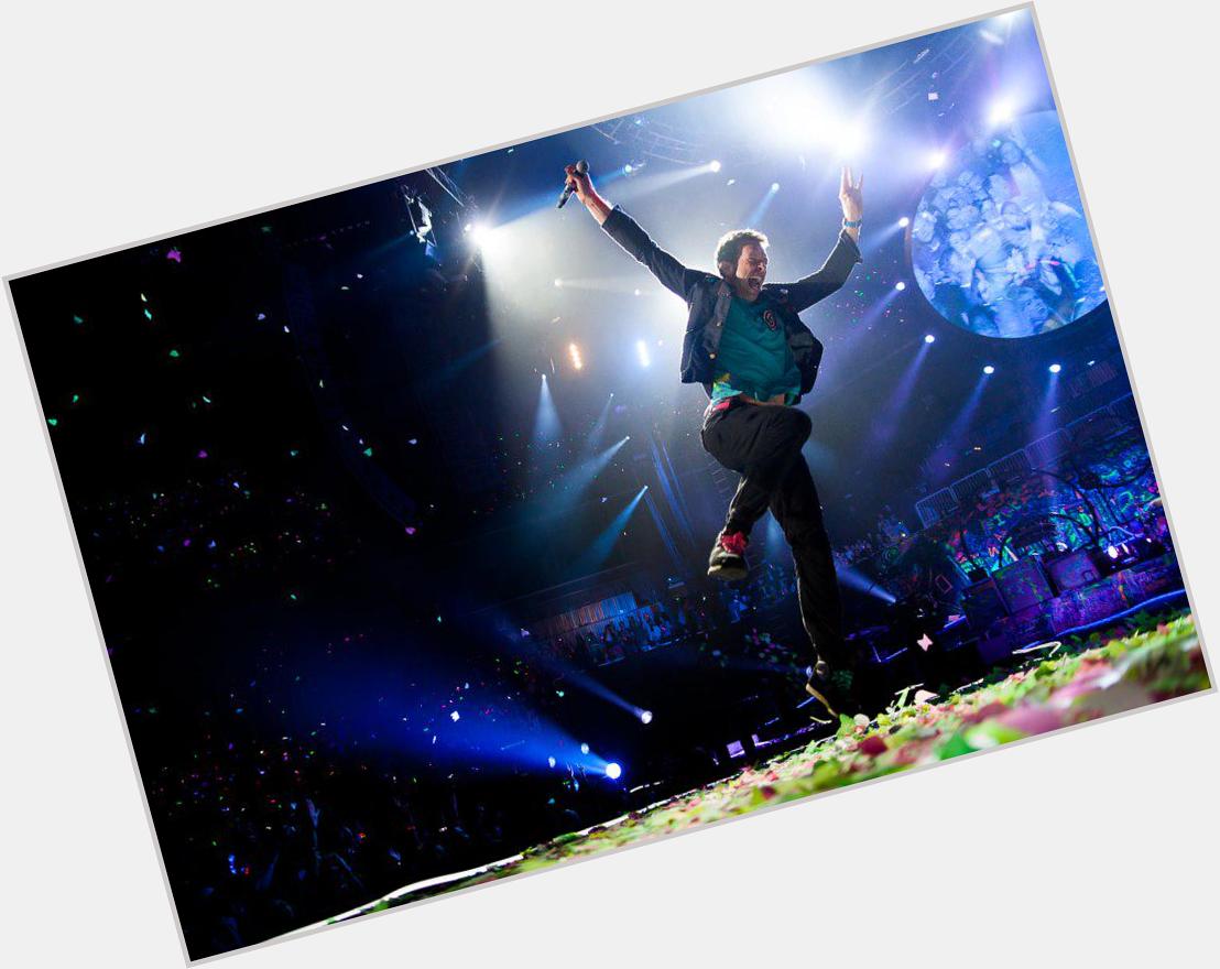 Happy 38th birthday Chris Martin of Here\s a pic from their NYC show in 2012! 
