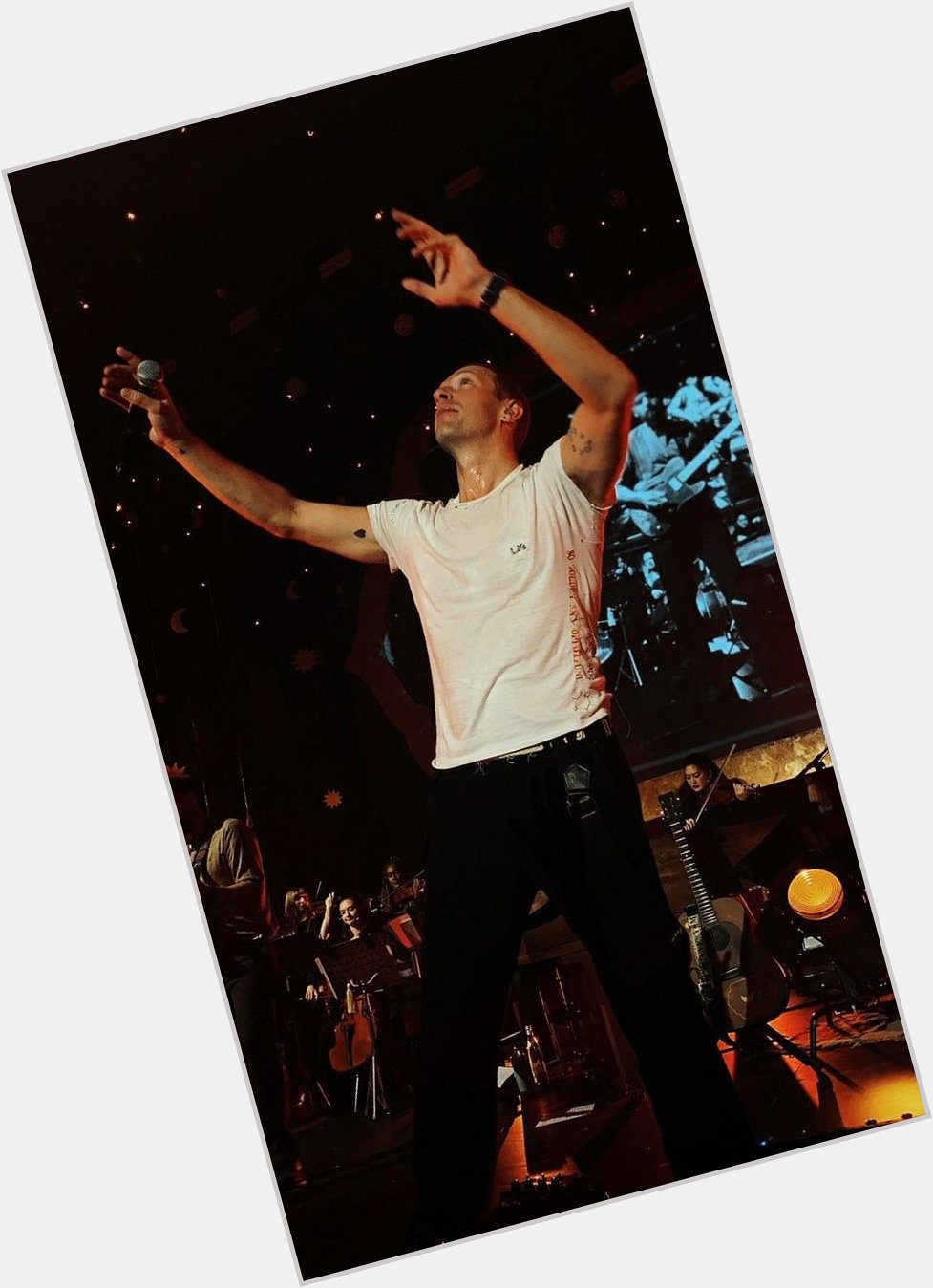 Happy birthday to Chris Martin the vocalist of the band    