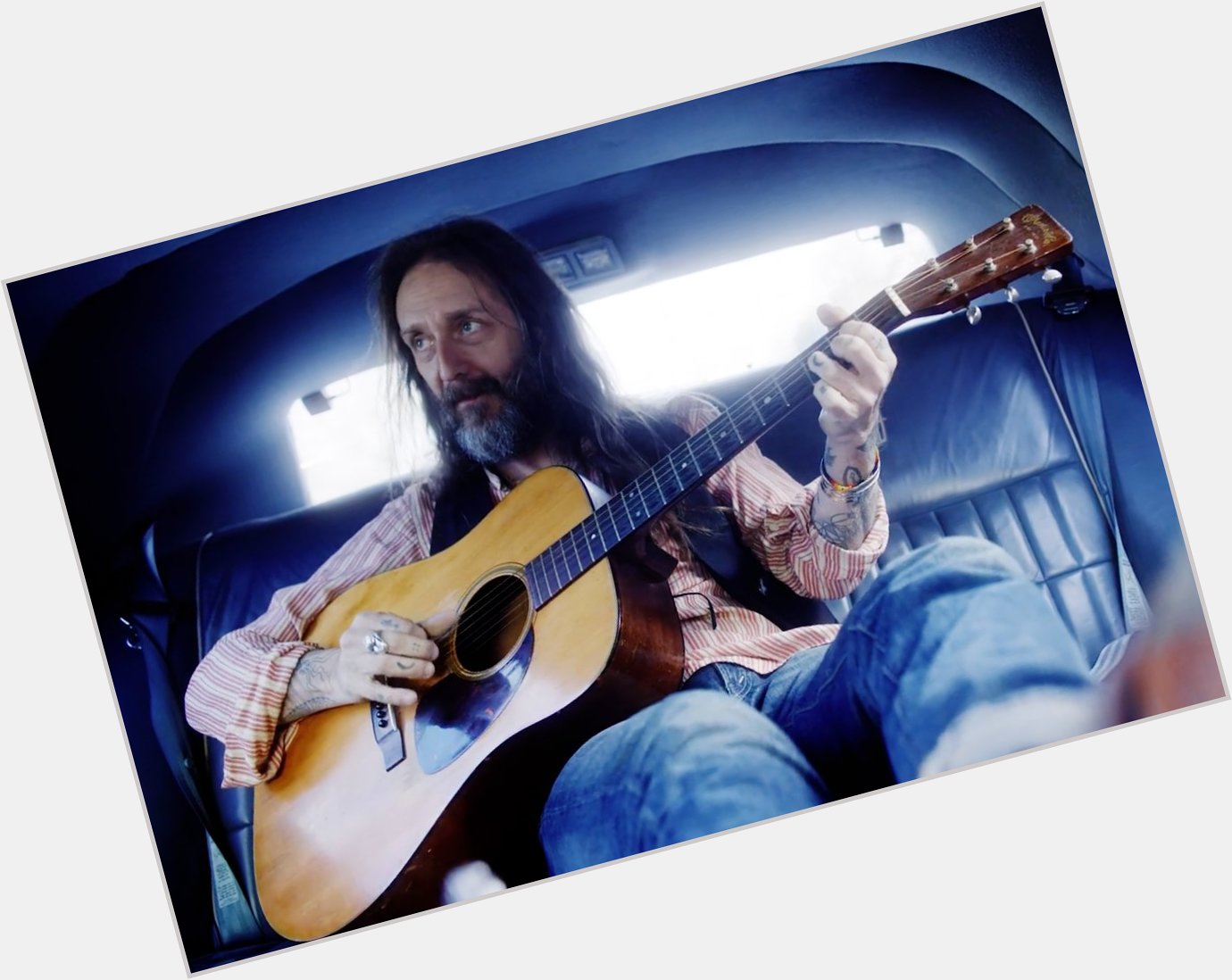 Happy Birthday to Chris Robinson! The Black Crowes will kick off their tour on June 17th. Got your tix? 