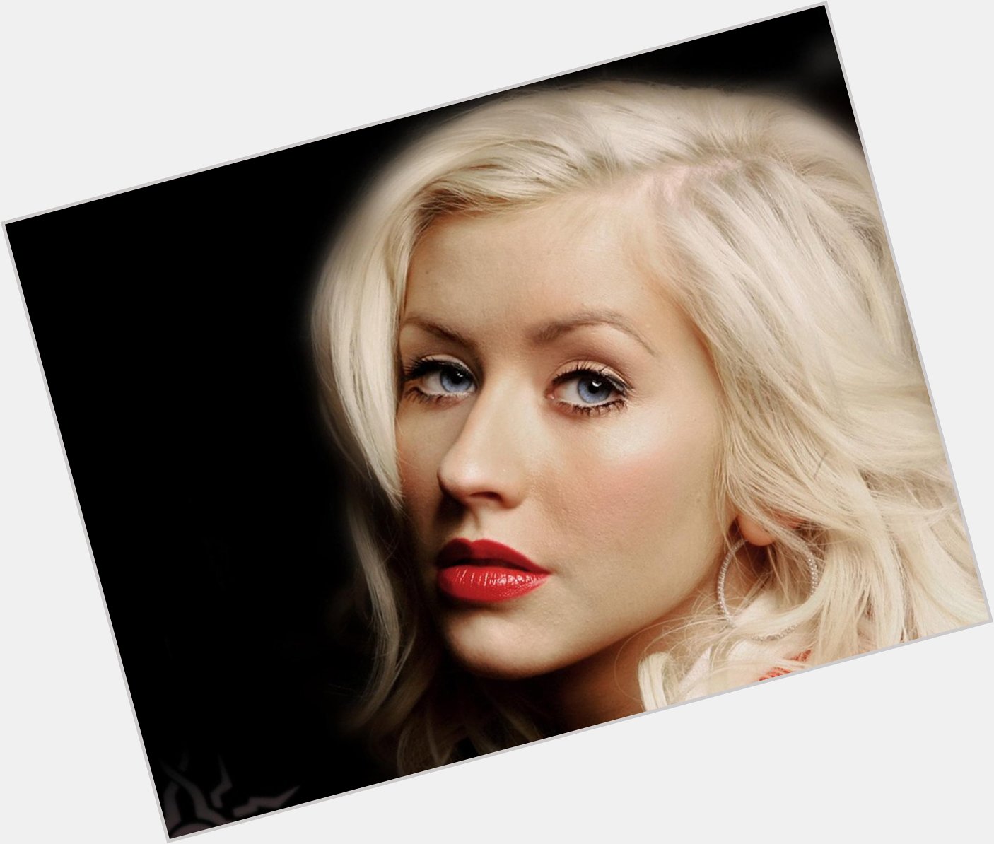 Happy birthday Christina Aguilera! Stay young and awesome. Lagu mana nih yang kamu suka? :) 