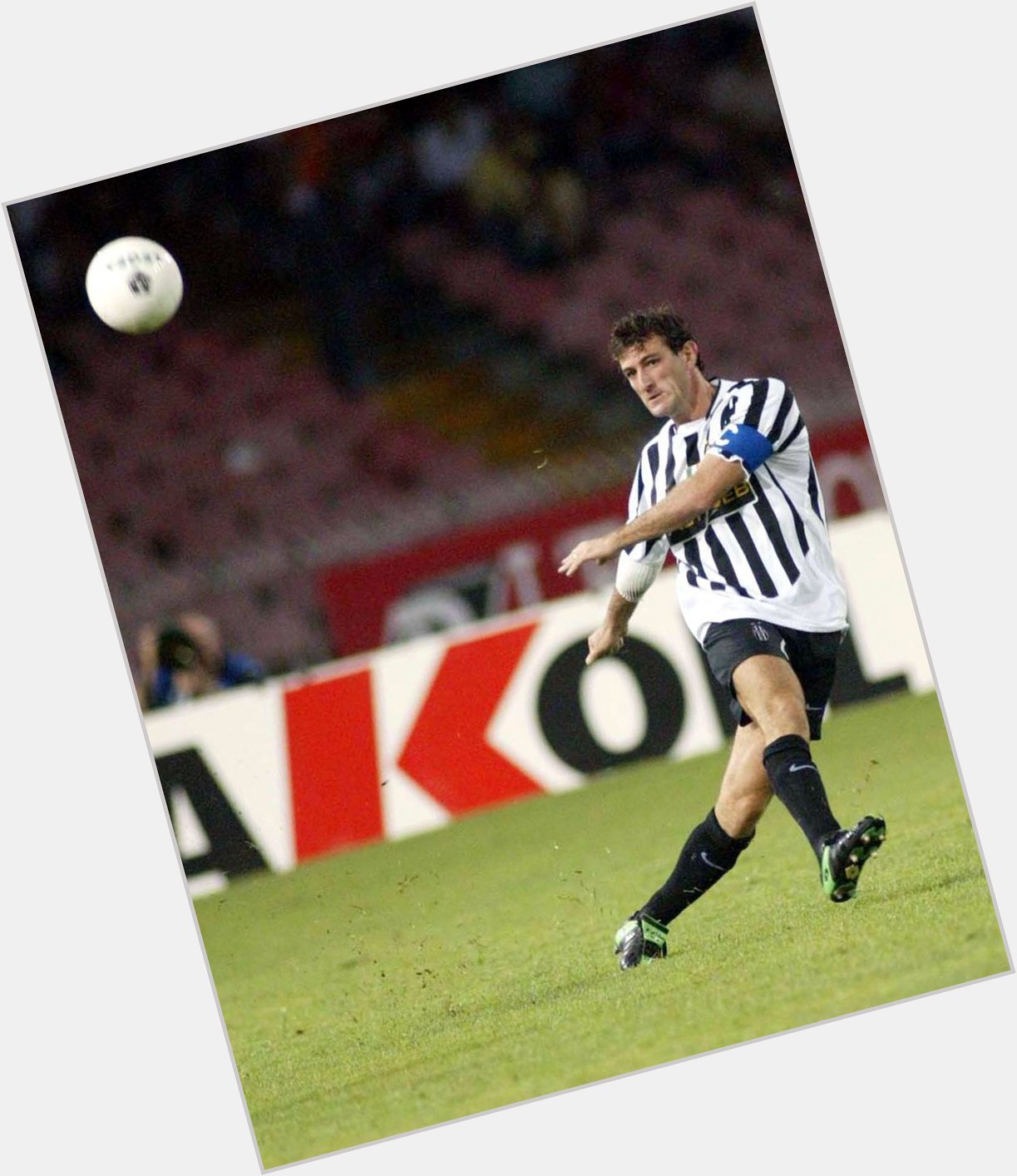 Happy birthday to Juventus legend Ciro Ferrara, who turns 50 today. 

Games: 358
Goals: 20 