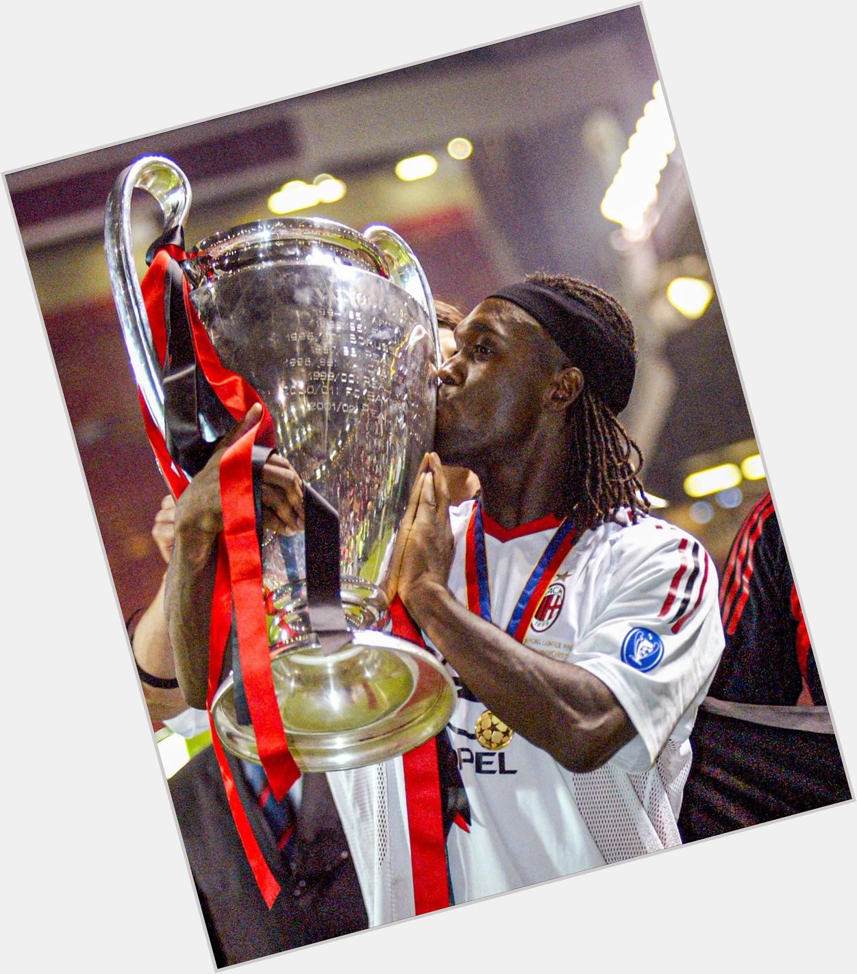 The only player to have won the with 3 different teams Happy birthday, Clarence Seedorf 