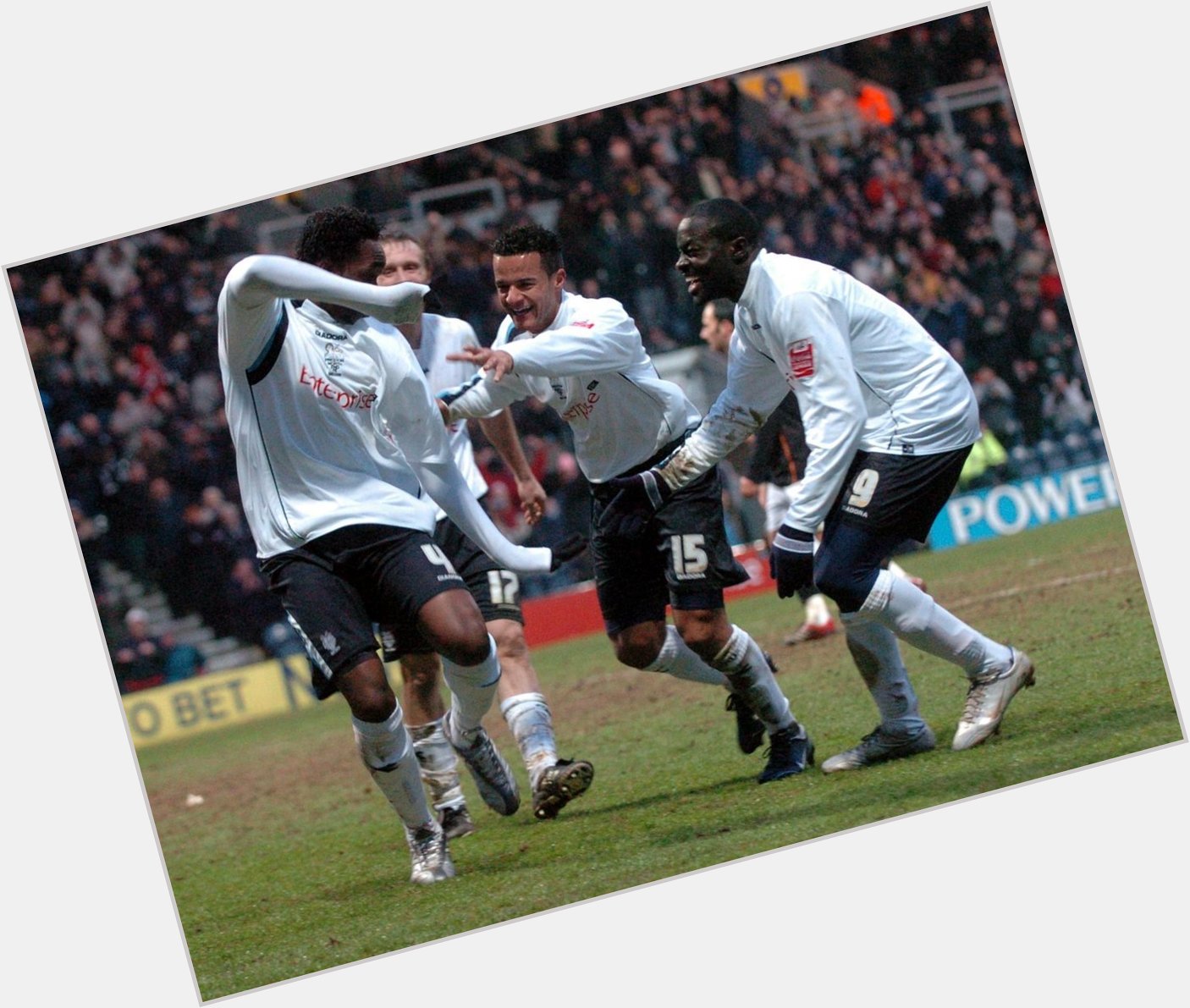 Happy 42nd birthday to Claude Davis. Who will ever forget his dance after scoring against Luton?
Photo LEP 