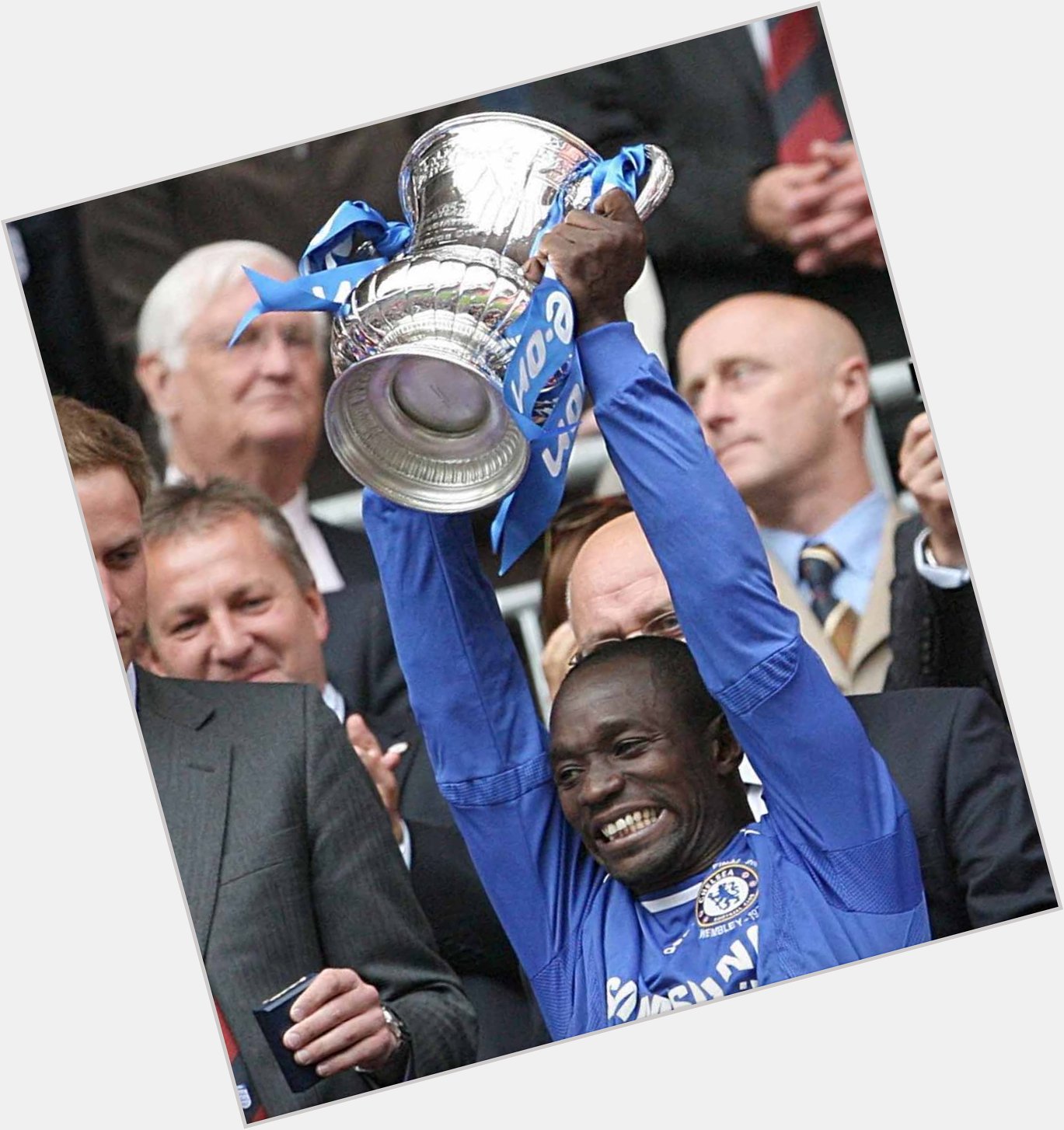 Happy birthday Claude Makelele. So good that they named a position after him.     