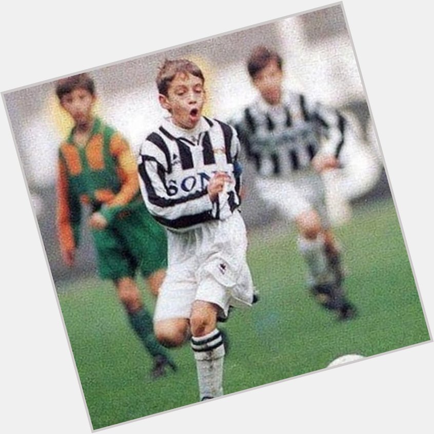 Happy Birthday Claudio Marchisio! He started his his youth career at Juventus in 1993! 