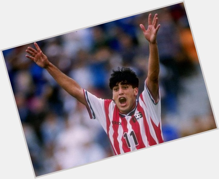 Happy birthday to Claudio Reyna Such an iconic shirt, this  