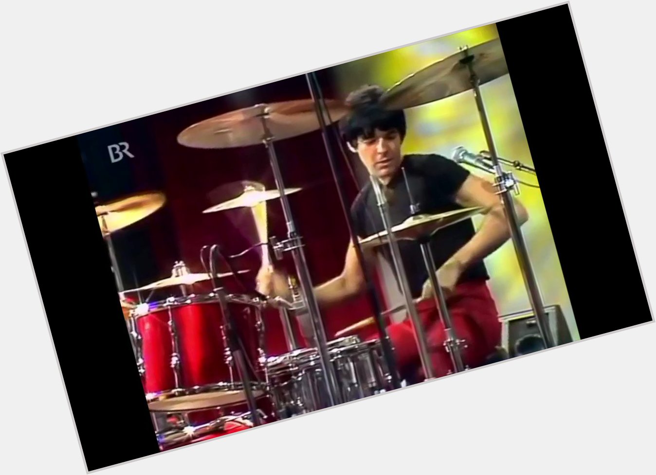 Happy birthday to Clem Burke. Here are Blondie performing X Offender on Musikladen in 1977
