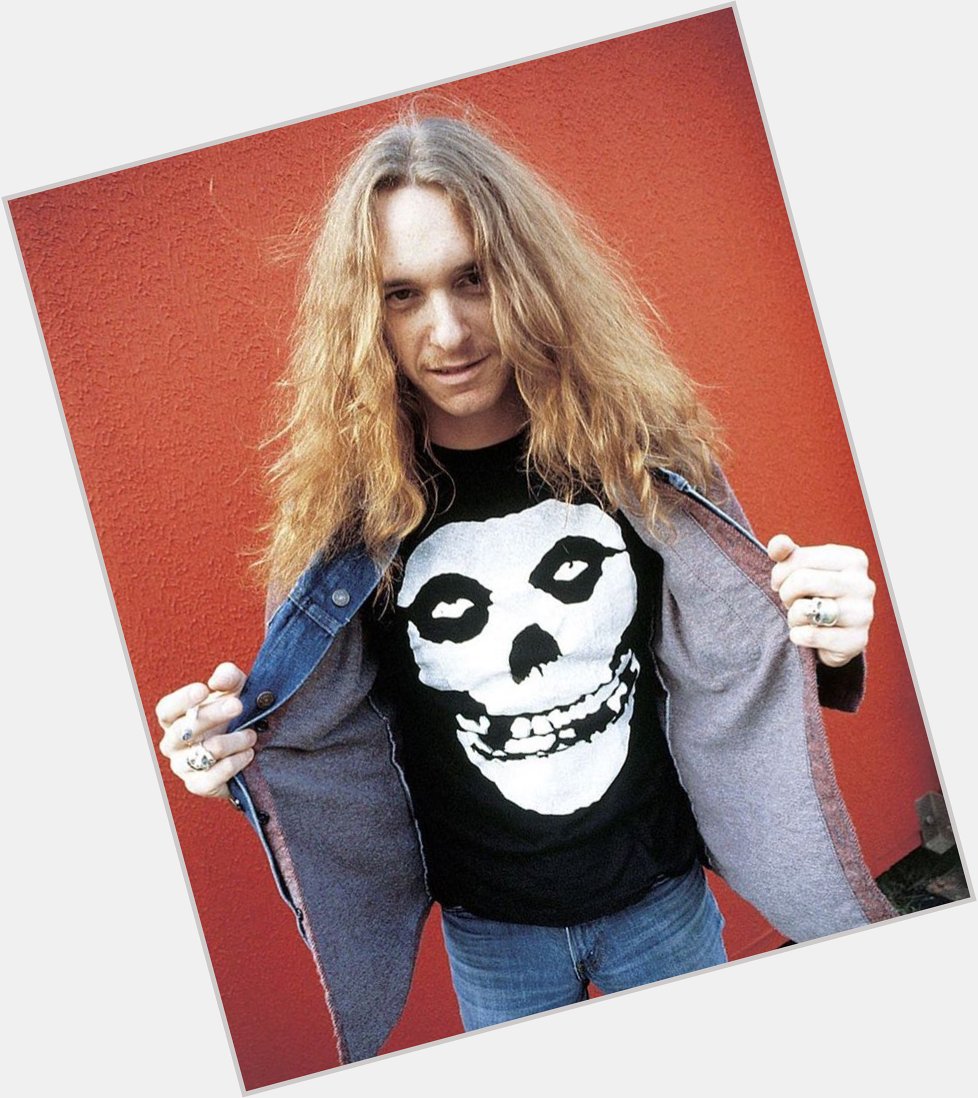 Today would have been Cliff Burton\s Birthday! Happy Birthday man.
Absolute legend!! 