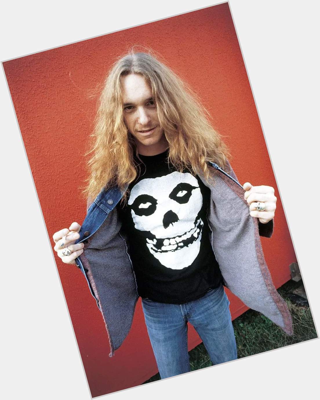 Happy Birthday Cliff Burton

Without you, I have no inspiration playing bass 

Rock on, Brother \\m/ 