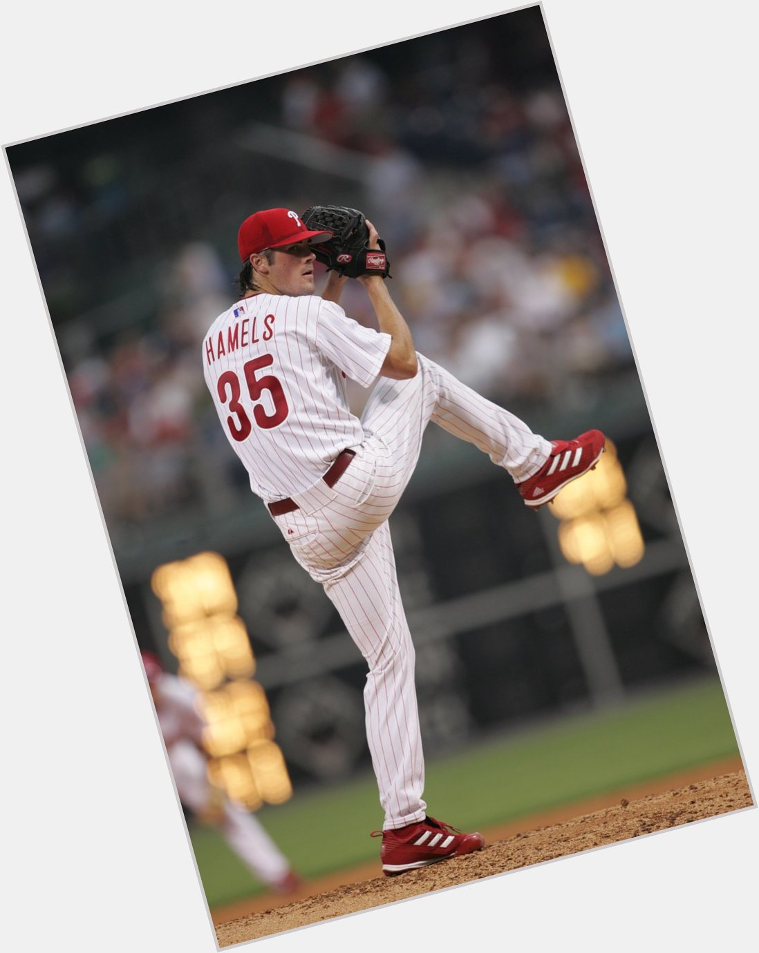 Another Phillies Alumnus has a holiday season birthday..... turns 34 today.  Happy birthday Cole Hamels. 