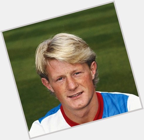 Happy 50th birthday to a great defender: Colin Hendry. 