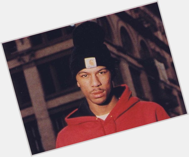 Happy 51st birthday to Common.
What\s your favourite song from him ? 
