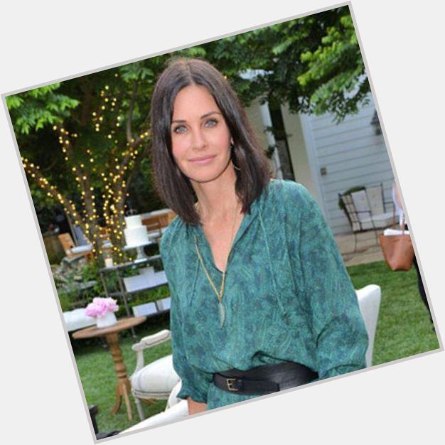 Eonline : Happy birthday, Courteney Cox! The engaged actress looks stunning at age 51: 
