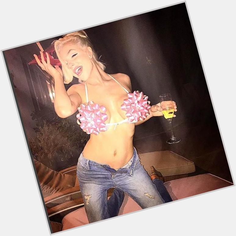 Daily_Star: Happy 21st Birthday CourtneyStodden and thanks for the gift-wrapped pic:  