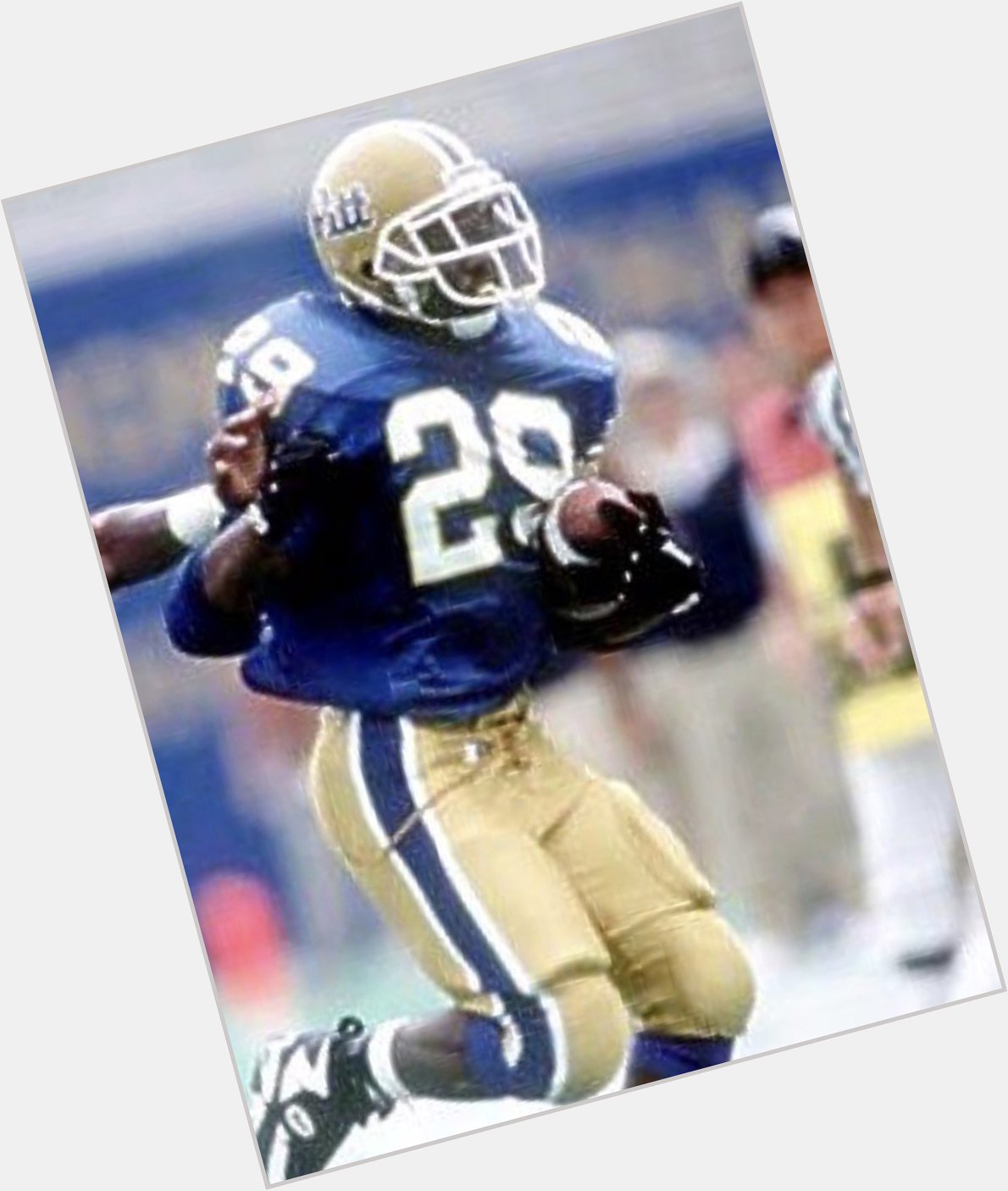 Happy Birthday to former great and Pro Football HOF RB Curtis Martin 