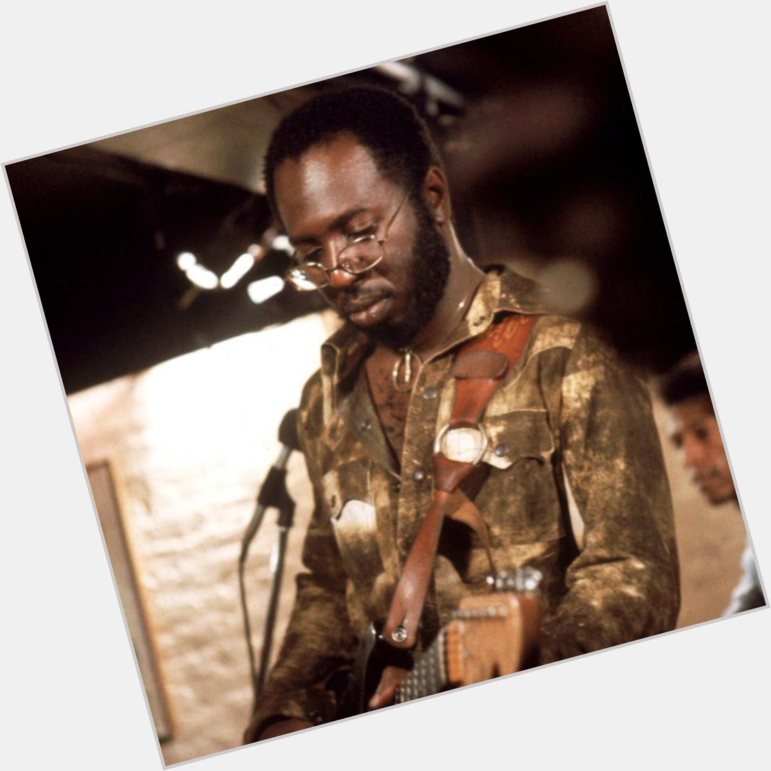 Happy Birthday to Curtis Mayfield who shouod be celebrating his 80th. One of the greatest to pickup a guitar. 