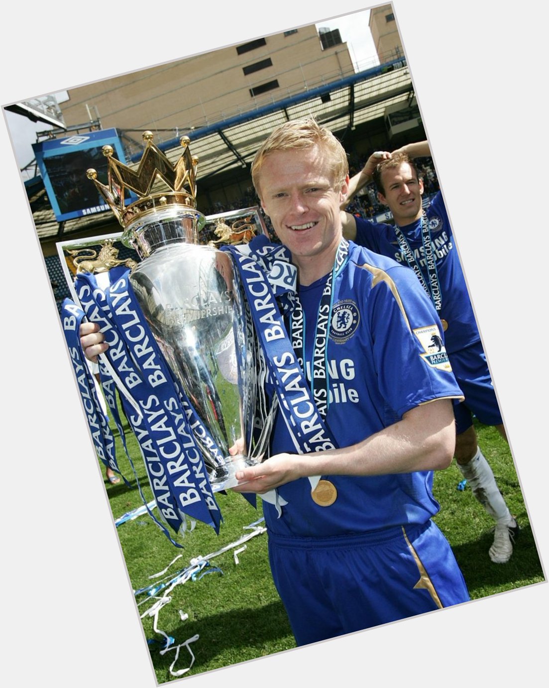 Wishing a very Happy Birthday to former Blue  Damien Duff  Have a good one son . 
