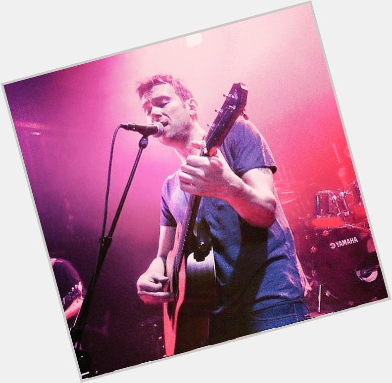 HAPPY BIRTHDAY DAMON ALBARN! YOU\RE THE BEST MUSICIAN, SINGER AND COMPOSER IN THE WORLD. Thanks for everything  