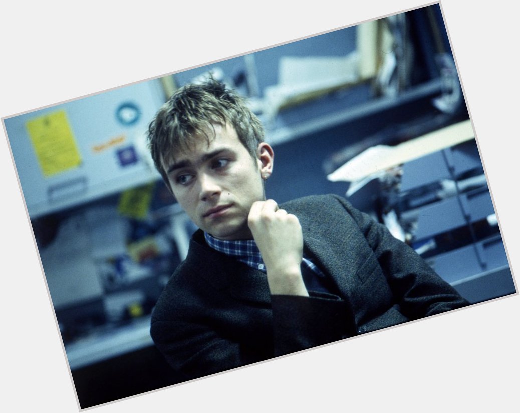   Happy birthday to Damon Albarn! 

What\s your favourite Blur song? 