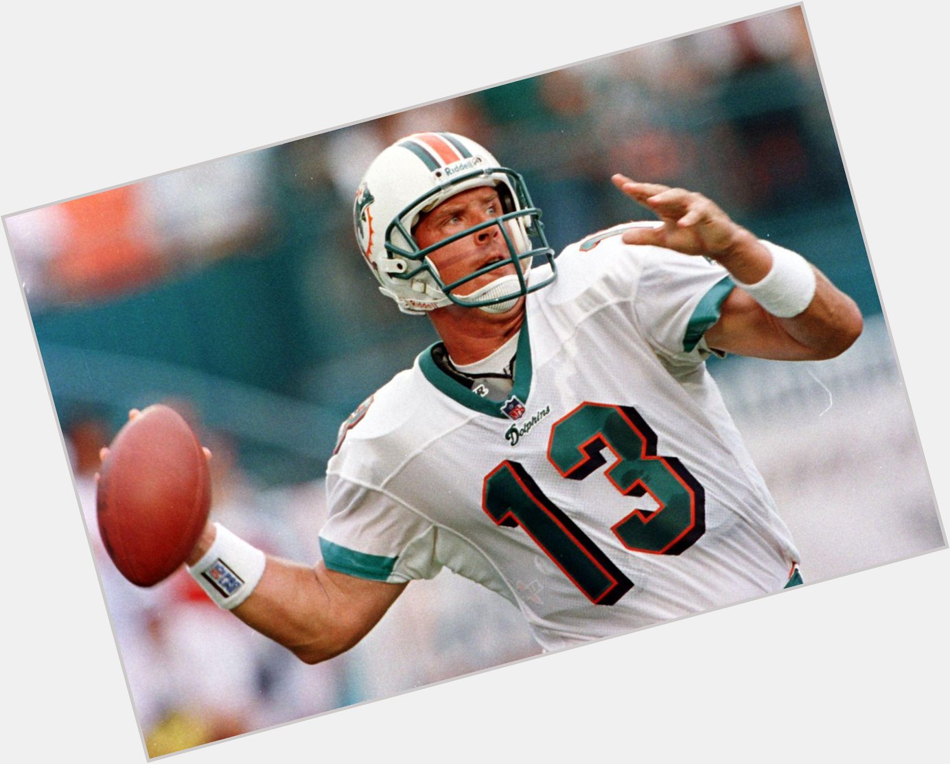 Happy 54th birthday to Dan Marino. The 9x Pro-Bowler held the passing TDs record (420) until he was passed by Favre. 