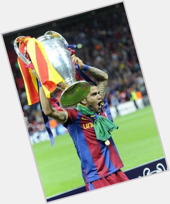 Happy birthday Daniel Alves ( 32 ) today , one of the best RB of all time        