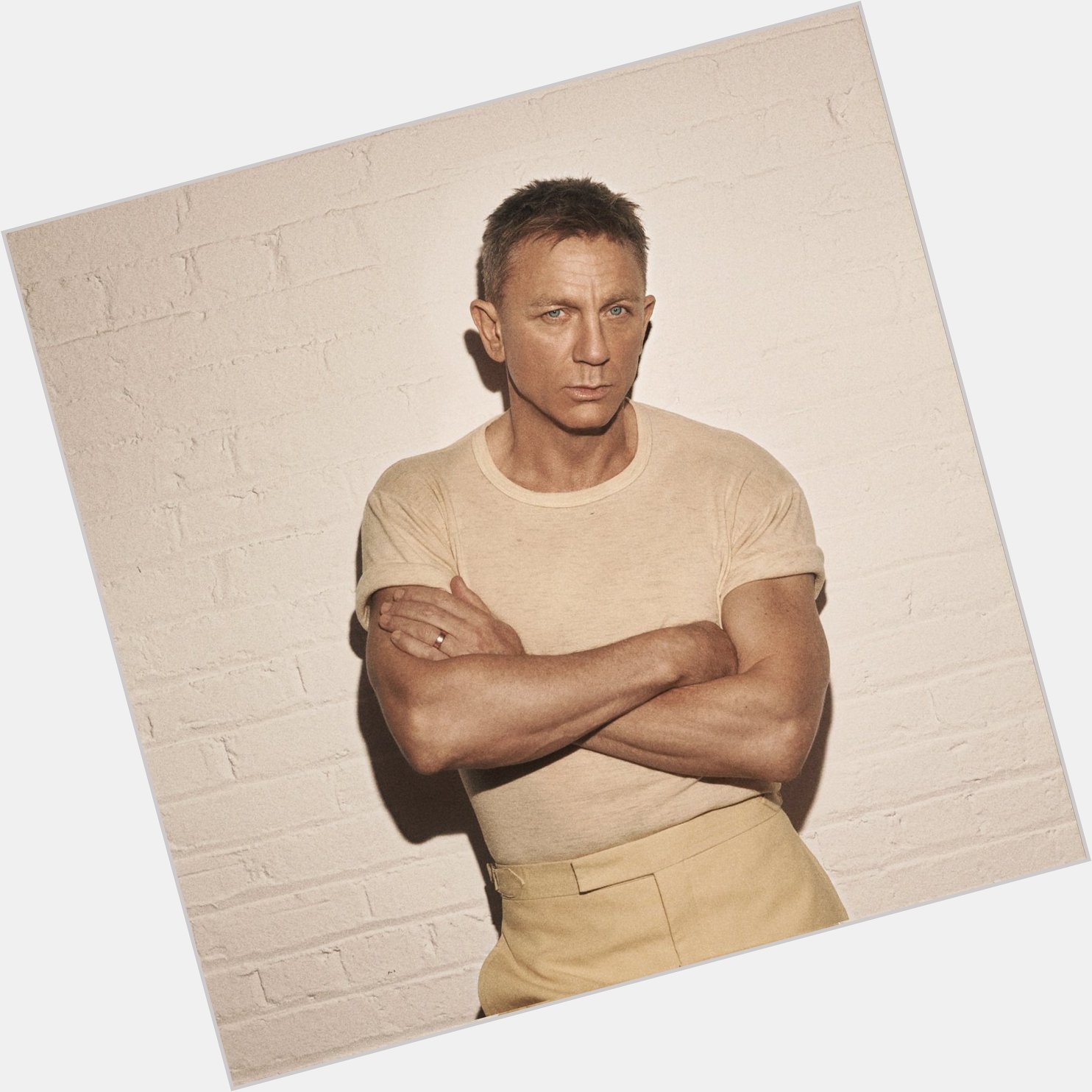 Happy Birthday Daniel Craig. Who can forget the time he paid tribute to Roger\s all-beige look? 