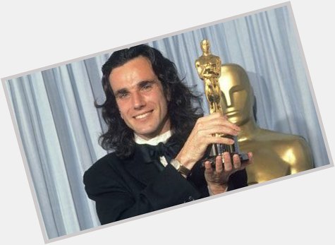 Happy birthday to the greatest of all the time, the goat, the one and only, 

daniel day lewis 