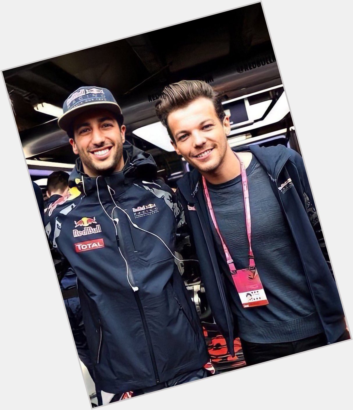 Happy birthday to our favorite guy (Louis Tomlinson and Daniel Ricciardo in Monaco 2016) 