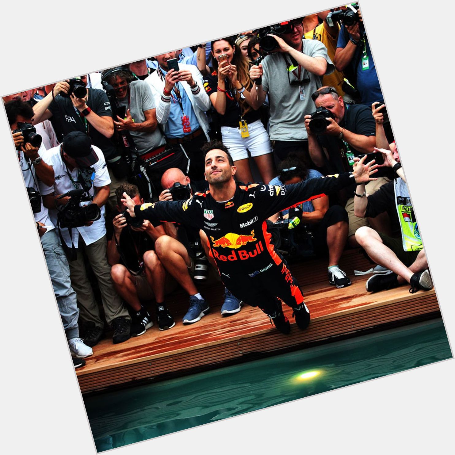 Happy 34th birthday to the 8x Grand Prix winner Daniel Ricciardo!  