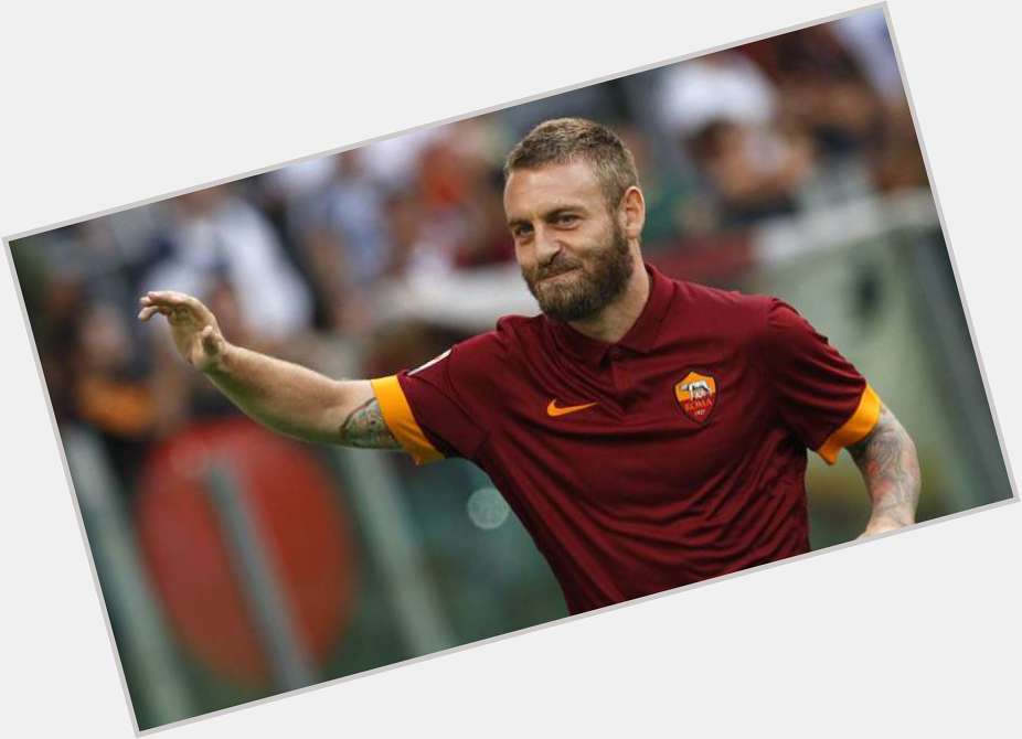 Happy birthday to the best CDM in the world, Daniele De Rossi. A skillful and loyal footballer who turns 32 today. 