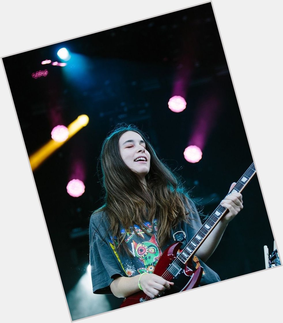 Happy birthday to the love of my life and my favourite guitarist danielle haim 