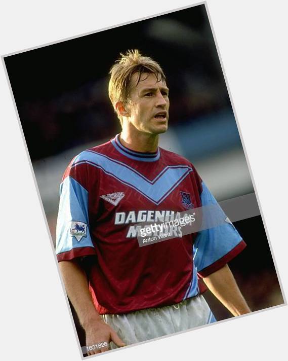 Good morning all Hammers   Nov 5th, happy birthday to Lee Chapman(59) & Danny Williamson(45)  