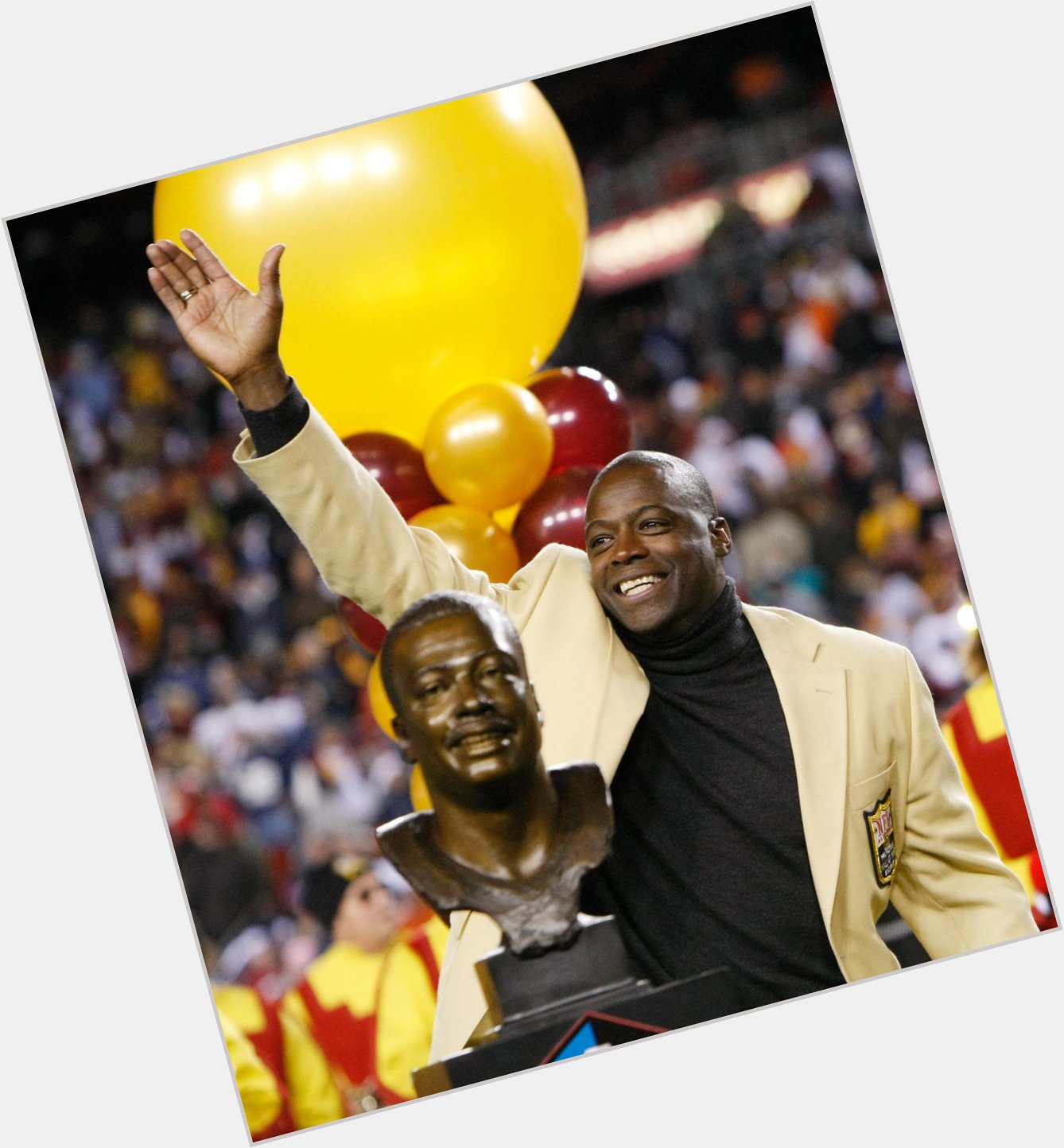 REmessage to wish Legend Darrell Green a happy 57th birthday today!!! 